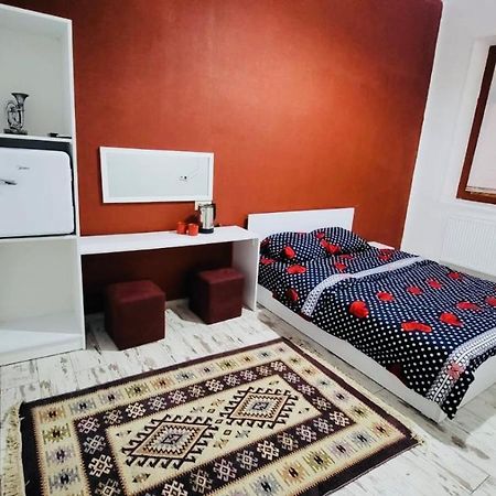 Lovely Guest House Tiflis Dış mekan fotoğraf